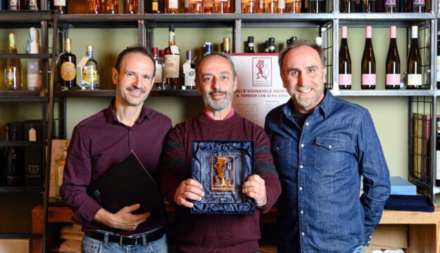 Enrico Brizzi, da “Jack Frusciante è uscito dal gruppo” a “Vignaiolo come noi” della Fivi