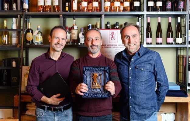 BOLOGNAFIERE, ENRICO BRIZZI, FEDERAZIONE ITALIANA VIGNAIOLI INDIPENDENTI, FIVI, LETTERATURA, MERCATO VIGNAIOLI INDIPENDENTI, PREMIO VIGNAIOLO COME NOI, Italia