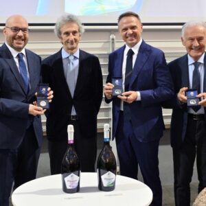 La fascetta di Stato con il tricolore debutta sul Prosecco Doc speciale per Milano-Cortina 2026