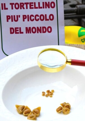 Il tortellino più piccolo del mondo misura solo 5 millimetri e pesa 0,03 grammi, ripieno compreso
