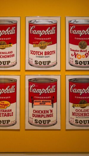 Dalle tele di Andy Warhol alle tavole italiane: l&rsquo;icona della Pop Art Campbell&rsquo;s investe in Italia
