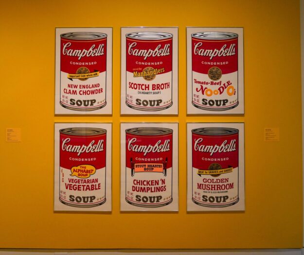 Dalle tele di Andy Warhol alle tavole italiane: l&rsquo;icona della Pop Art Campbell&rsquo;s investe in Italia