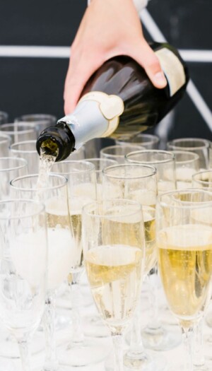 Le bollicine italiane brindano al nuovo record: oltre 100 milioni di bottiglie stappate per le feste