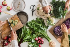 Feste, nel 2024 spesi 920 milioni di euro per pesce e carni: ma esistono molte alternative veg