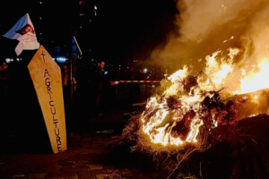 In Francia continuano proteste e manifestazioni per la crisi dell&rsquo;agricoltura e del vino