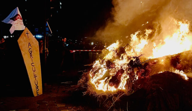 In Francia continuano proteste e manifestazioni per la crisi dell&rsquo;agricoltura e del vino