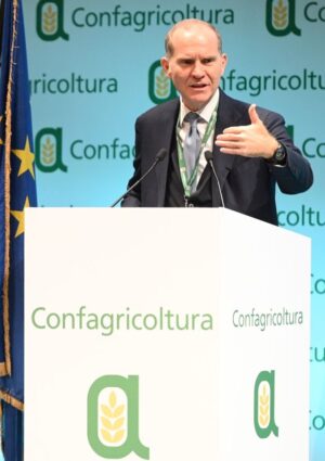 &ldquo;Il taglio Pac svantaggia imprese e competitivit&agrave; dell&rsquo;Ue. La proposta di bilancio va modificata&rdquo;