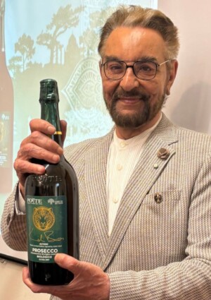 “Action!” è il Prosecco di Sandokan, firmato da Kabir Bedi, che aiuta i bambini fragili in India