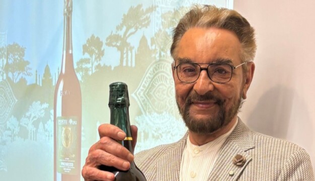 “Action!” è il Prosecco di Sandokan, firmato da Kabir Bedi, che aiuta i bambini fragili in India
