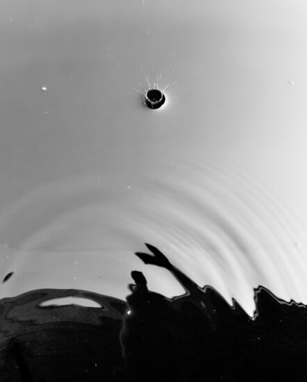 La rassegna fotografica “ALdiLà” di Davide Barzaghi dalla griffe Michele Chiarlo nelle Langhe