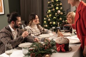 Tra viaggi, cenoni, cioccolato e desideri, ecco i trend by WineNews per il Natale 2025&nbsp;