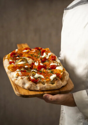 La Pinsa Romana, una rivoluzione nella panificazione moderna, che omaggia un’antica tradizione