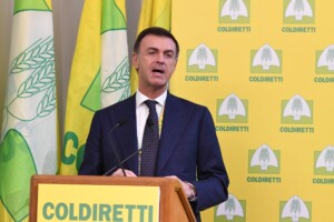 Coldiretti: “vogliamo un’Europa diversa che non taglia 90 miliardi all’agricoltura per il riarmo”