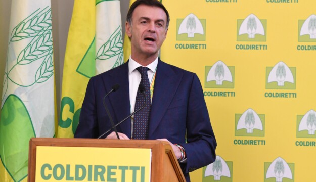 Coldiretti: &ldquo;vogliamo un&rsquo;Europa diversa che non taglia 90 miliardi all&rsquo;agricoltura per il riarmo&rdquo;
