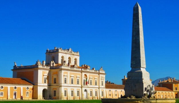 Un giardino con Bee Hotel e un laboratorio dedicato alle api da miele nella Reggia di Carditello