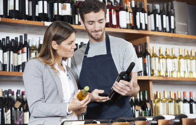 BOLLICINE, CONSUMI, ENOTECHE, FRESCHEZZA, LEGGEREZZA, MERCATO ITALIANO, METODO CLASSICO, PREMIUMIZZAZIONE, QUALITA, VINARIUS, VINI BIANCHI, Italia