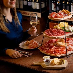 La ricerca scientifica che riabilita il vino come &ldquo;scudo&rdquo; contro depressione e declino cognitivo