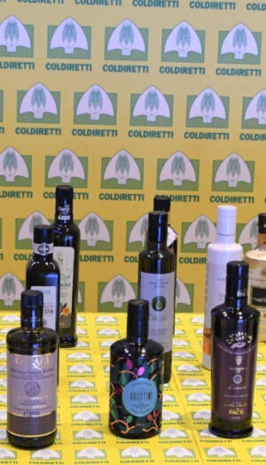 &ldquo;L&rsquo;olio straniero inonda l&rsquo;Italia&rdquo;: Coldiretti lancia l&rsquo;allarme sulla concorrenza sleale