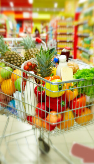 Prezzi al consumo, nel 2025 rincarano ancora bevande, alimentari e ristoranti