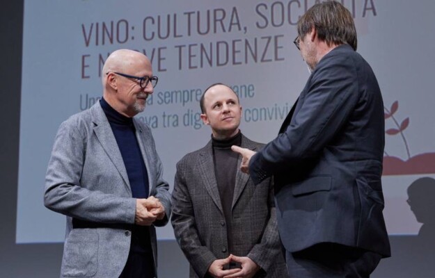 Sandro Veronesi lancia la &ldquo;controffensiva&rdquo; del vino italiano: &ldquo;o subiamo o lavoriamo insieme&rdquo;