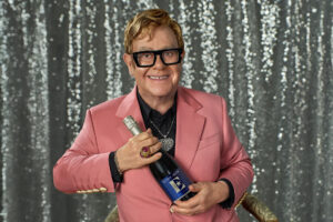 Il gigante del Pop, Sir Elton John, debutta nel mondo dei vini no alcol, con &ldquo;Elton John Zero&rdquo;