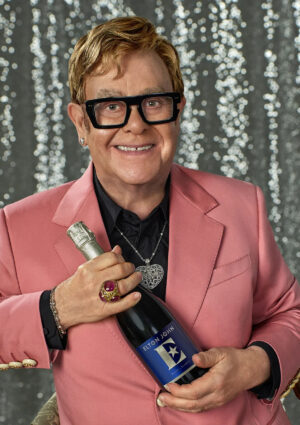 Il gigante del Pop, Sir Elton John, debutta nel mondo dei vini no alcol, con &ldquo;Elton John Zero&rdquo;