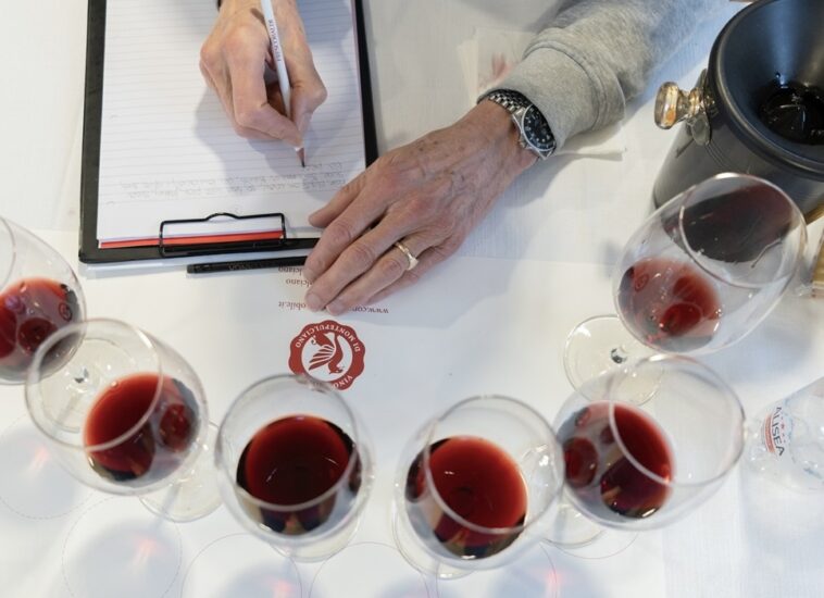 Le nuove annate di vino Nobile di Montepulciano nel calice