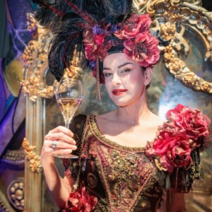 Al Carnevale di Venezia gli d&egrave;i di Olimpia, &ldquo;culla&rdquo; delle Olimpiadi, brindano con il Prosecco Doc