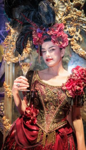 Al Carnevale di Venezia gli d&egrave;i di Olimpia, &ldquo;culla&rdquo; delle Olimpiadi, brindano con il Prosecco Doc