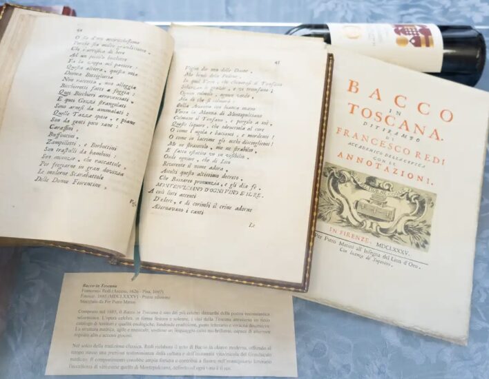 Alcuni dei volumi storici legati a Francesco Redi protagonisti della Mostra per i suoi 400 anni by Consorzio (anche con il contributo WineNews)