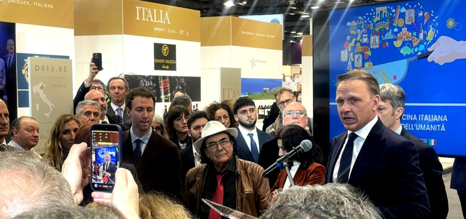 Il Ministro dell’Agricoltura, Francesco Lollobrigida, a Wine Paris (credit: WineNews)