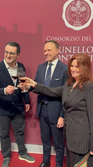 Il Ministro dell’Agricoltura, Francesco Lollobrigida, a Wine Paris (credit: Consorzio del Vino Brunello di Montalcino)