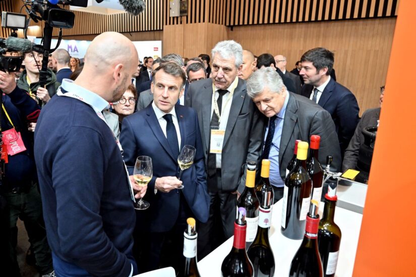 Il Presidente della Repubblica francese, Emmanuel Macron a Wine Paris (credit: Vinexposium/Sébastien D’halloy)