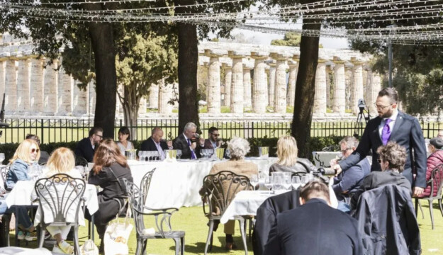 Il vino italiano si racconta tra i templi della Magna Grecia, amati da Goethe, nel cuore di Enotria