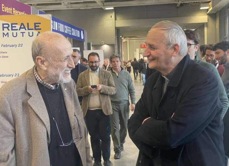 Petrini, fondatore Slow Food, e Zuppi, presidente Cei (ph: WineNews)