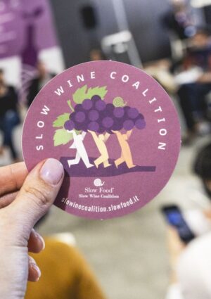 Grazie al vino &ldquo;giusto&rdquo;, la cura del territorio crea biodiversit&agrave;, inclusione e comunit&agrave; nel mondo