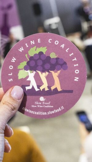 Grazie al vino &ldquo;giusto&rdquo;, la cura del territorio crea biodiversit&agrave;, inclusione e comunit&agrave; nel mondo