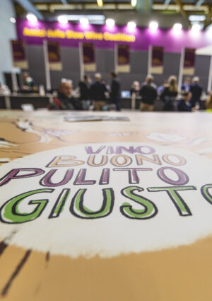 &ldquo;Il vino &egrave; buono solo se giusto&rdquo;: l&rsquo;appello lanciato dalla &ldquo;Slow Wine Fair&rdquo; 2026 a BolognaFiere