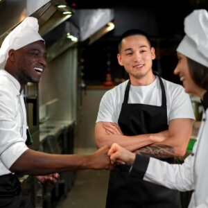 Boom di assunzioni nella ristorazione: oltre 168.000 nel primo trimestre 2026, in testa i camerieri