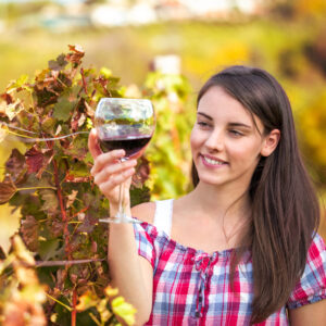 Consumi in calo, ed un lavoro che non attrae pi&ugrave;: i giovani francesi dicono &ldquo;no&rdquo; al vino