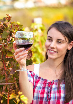 Consumi in calo, ed un lavoro che non attrae pi&ugrave;: i giovani francesi dicono &ldquo;no&rdquo; al vino