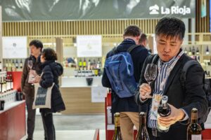 Vino e mercati, il focus dei territori del mondo su barriere non tariffarie e norme di etichettatura