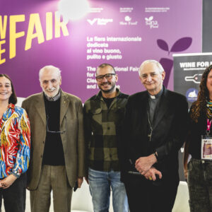 &ldquo;Agricoltura e vino hanno il dovere della responsabilit&agrave; sociale di impresa, per cambiare il mondo&rdquo;