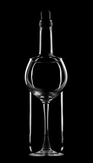 Vino e Prosecco contraffatti con diciture ingannevoli: sequestrate 67.000 bottiglie in Inghilterra