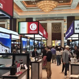 Il Chianti si racconta in Cina, dove finiscono 5 bottiglie su 100 del rosso toscano all&rsquo;export