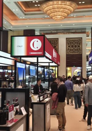 Il Chianti si racconta in Cina, dove finiscono 5 bottiglie su 100 del rosso toscano all&rsquo;export