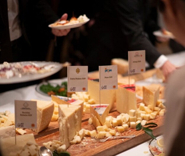 La presenza dei formaggi Dop e Igp nei men&ugrave; dei ristoranti italiani cresce del +20%