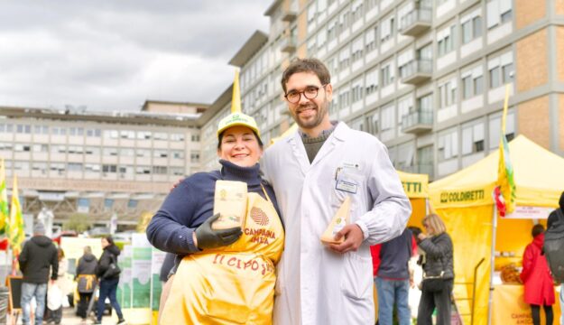 Mercati contadini in 70 ospedali italiani contro il junk food ed a tutela di salute e agricoltura