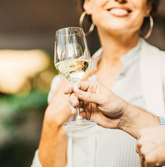 Nas-Cëtta, il vino bianco delle Langhe del Barolo (ph: Facebook/Associazione Nas-cetta di Novello) 