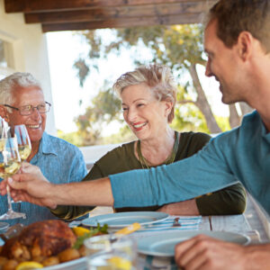Se mangiare in compagnia fa bene alla salute, l&rsquo;Italia &egrave; il Paese pi&ugrave; felice del mondo